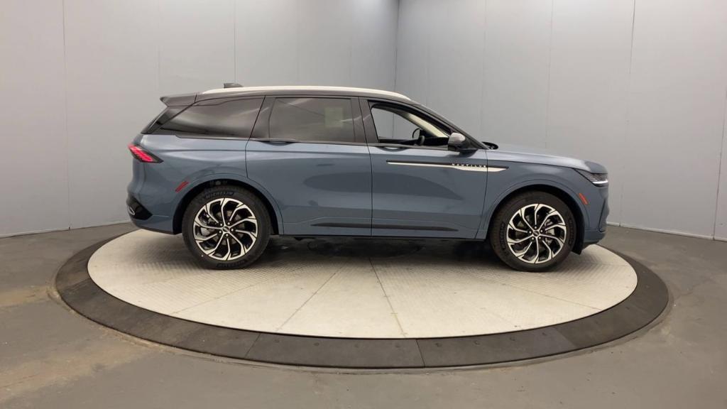new 2025 Lincoln Nautilus car, priced at $67,910