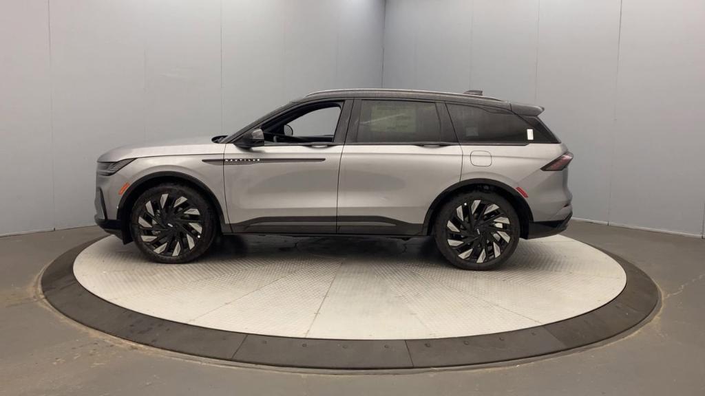new 2025 Lincoln Nautilus car, priced at $75,980