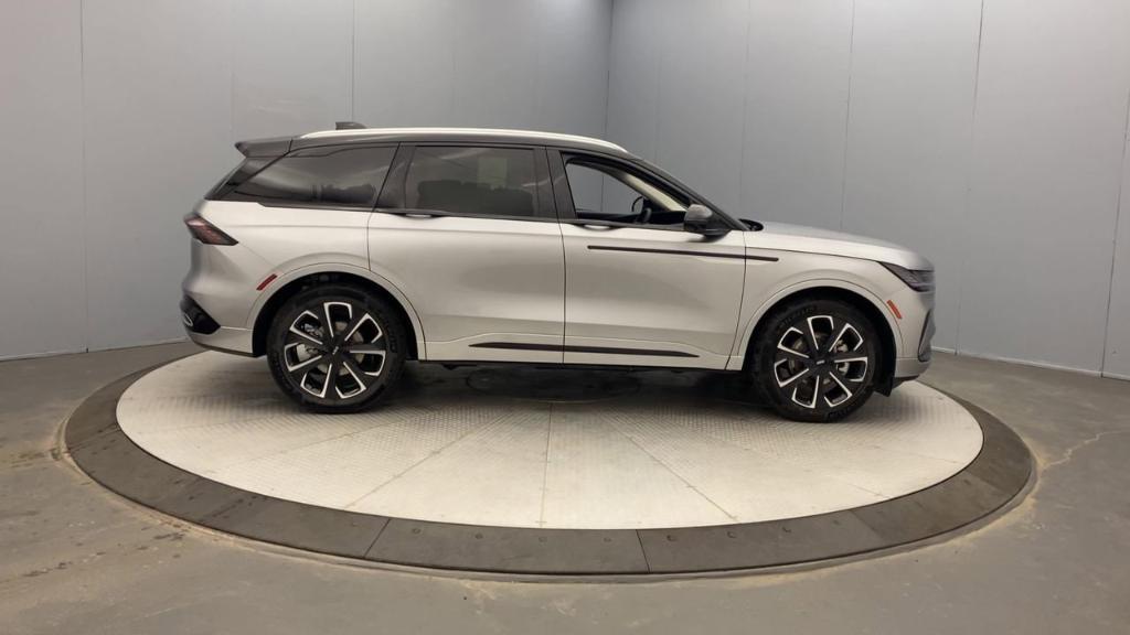 new 2025 Lincoln Nautilus car, priced at $66,850