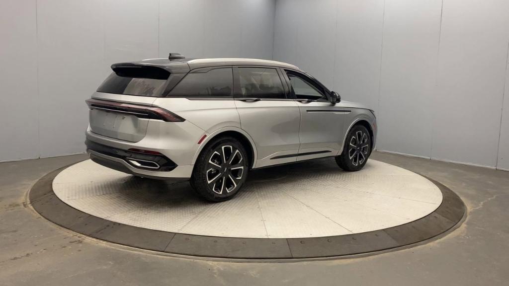 new 2025 Lincoln Nautilus car, priced at $66,850