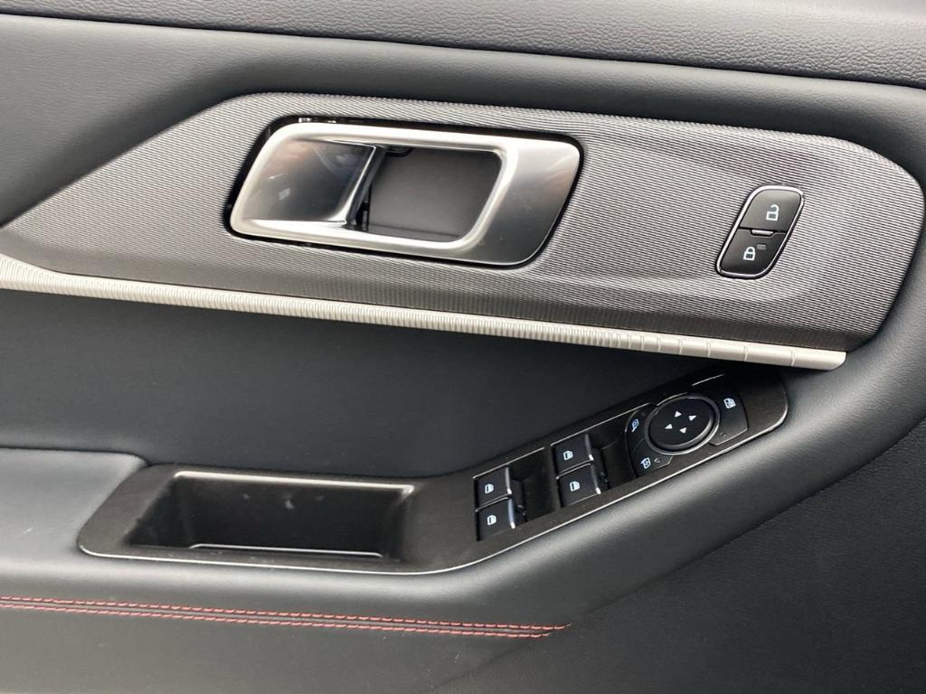 new 2025 Ford Explorer car, priced at $50,105