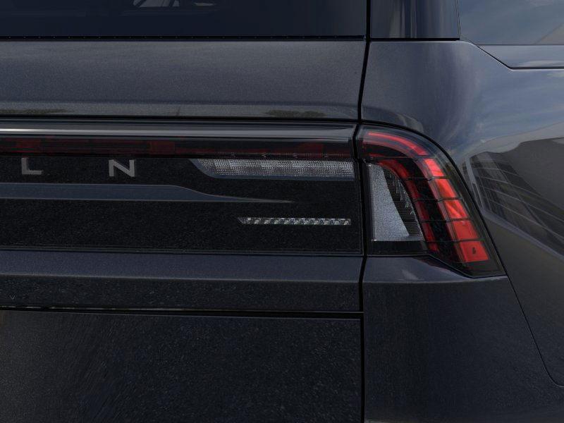 new 2025 Lincoln Navigator car, priced at $106,335