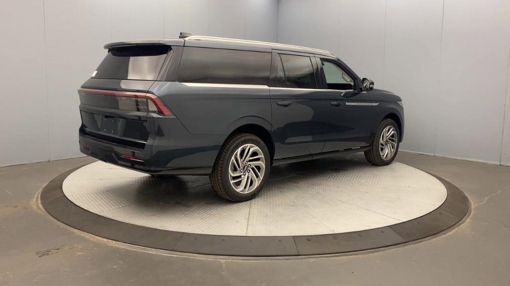 new 2025 Lincoln Navigator L car, priced at $106,575