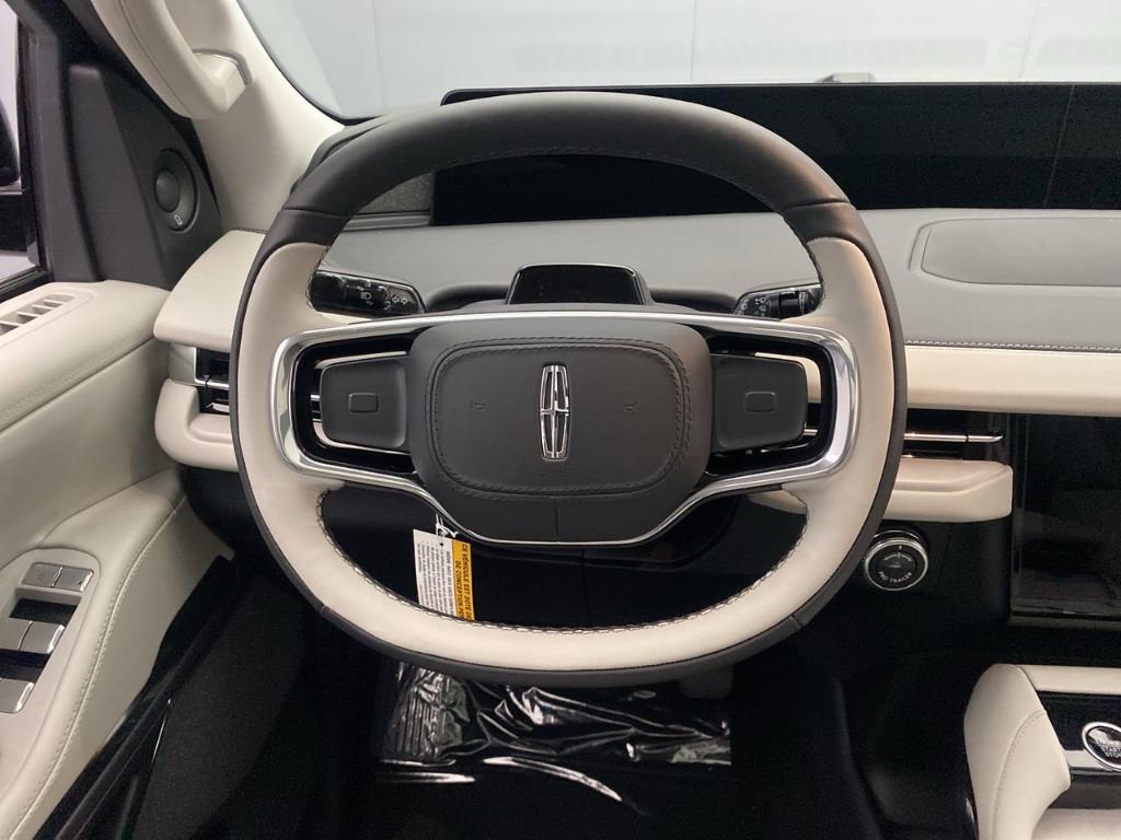 new 2025 Lincoln Navigator L car, priced at $106,575