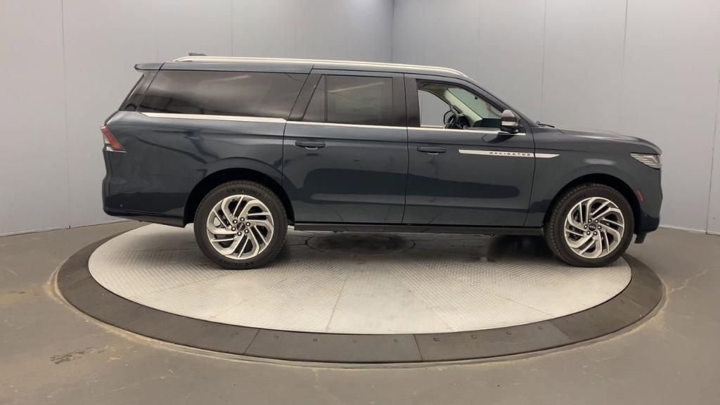 new 2025 Lincoln Navigator L car, priced at $106,575