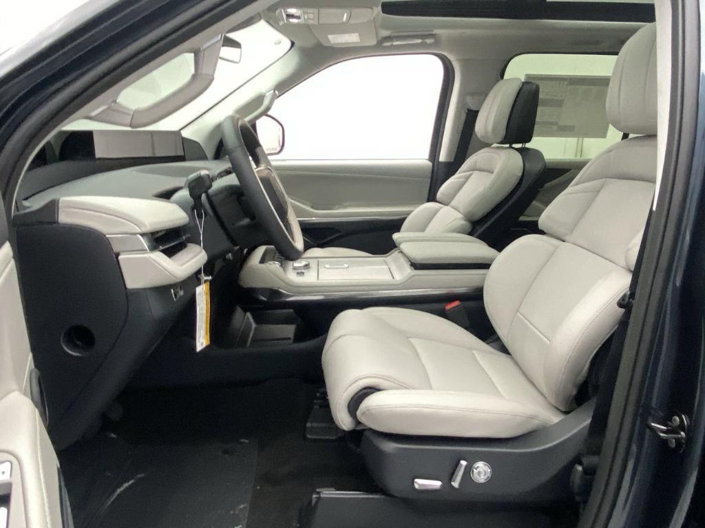 new 2025 Lincoln Navigator L car, priced at $106,575