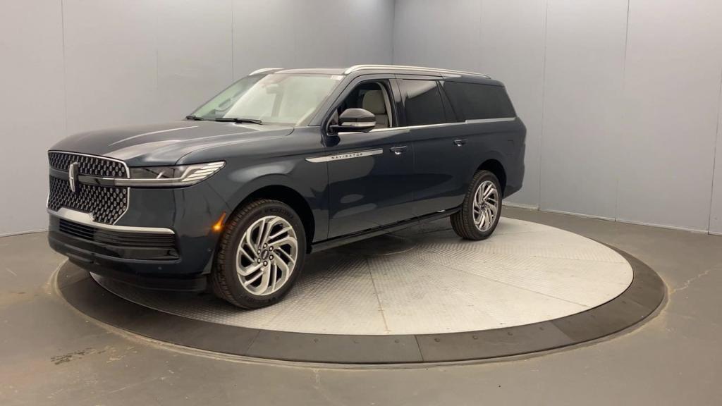 new 2025 Lincoln Navigator L car, priced at $106,575