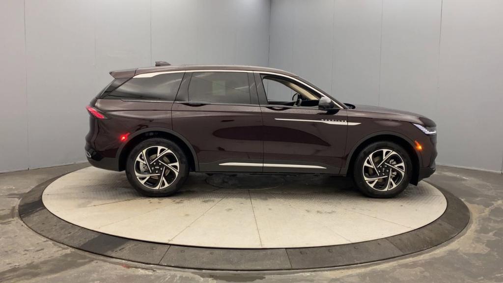 new 2025 Lincoln Nautilus car, priced at $60,270