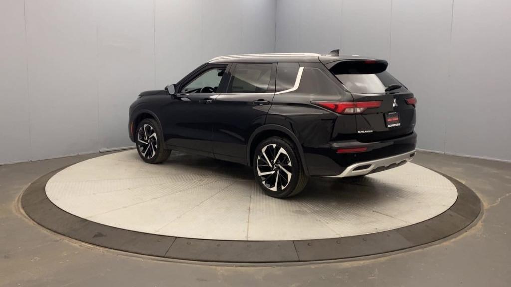 used 2024 Mitsubishi Outlander car, priced at $30,888