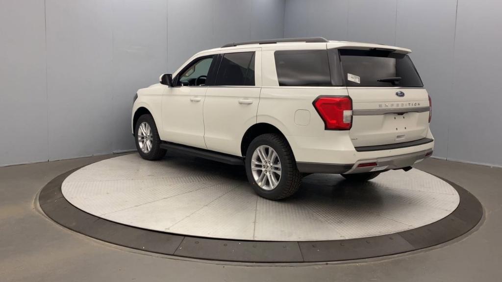 new 2024 Ford Expedition car, priced at $69,682