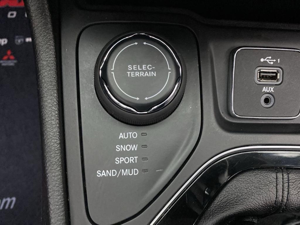 used 2021 Jeep Cherokee car, priced at $17,495