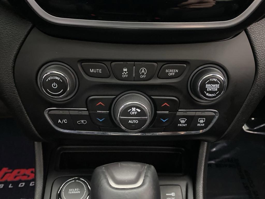 used 2021 Jeep Cherokee car, priced at $15,995