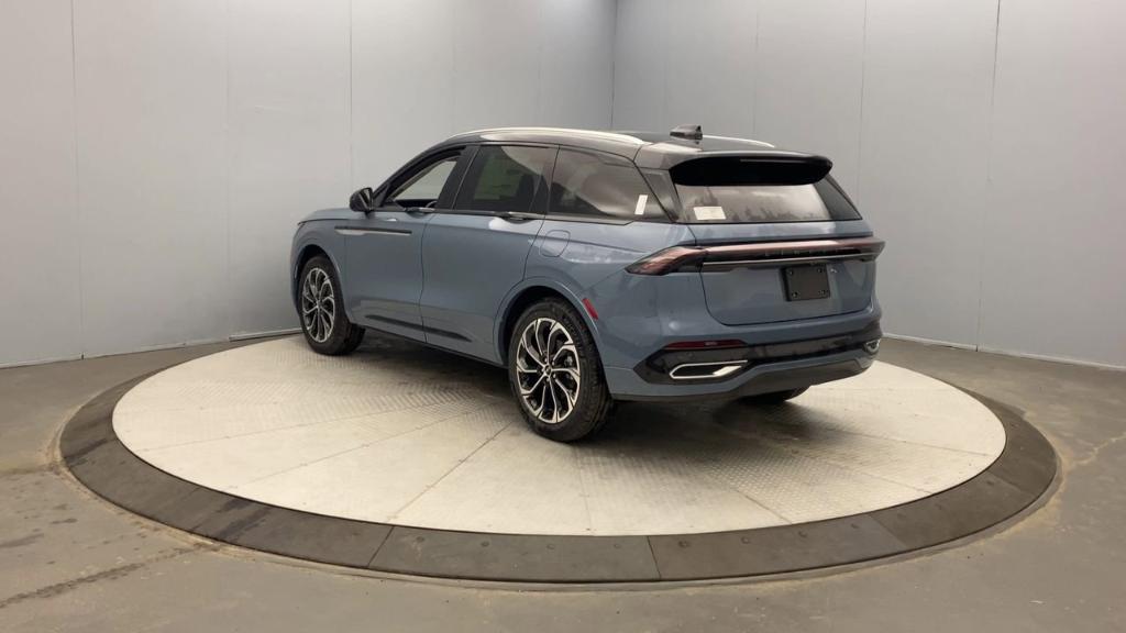 new 2025 Lincoln Nautilus car, priced at $69,910