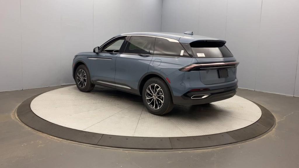 new 2025 Lincoln Nautilus car, priced at $59,035