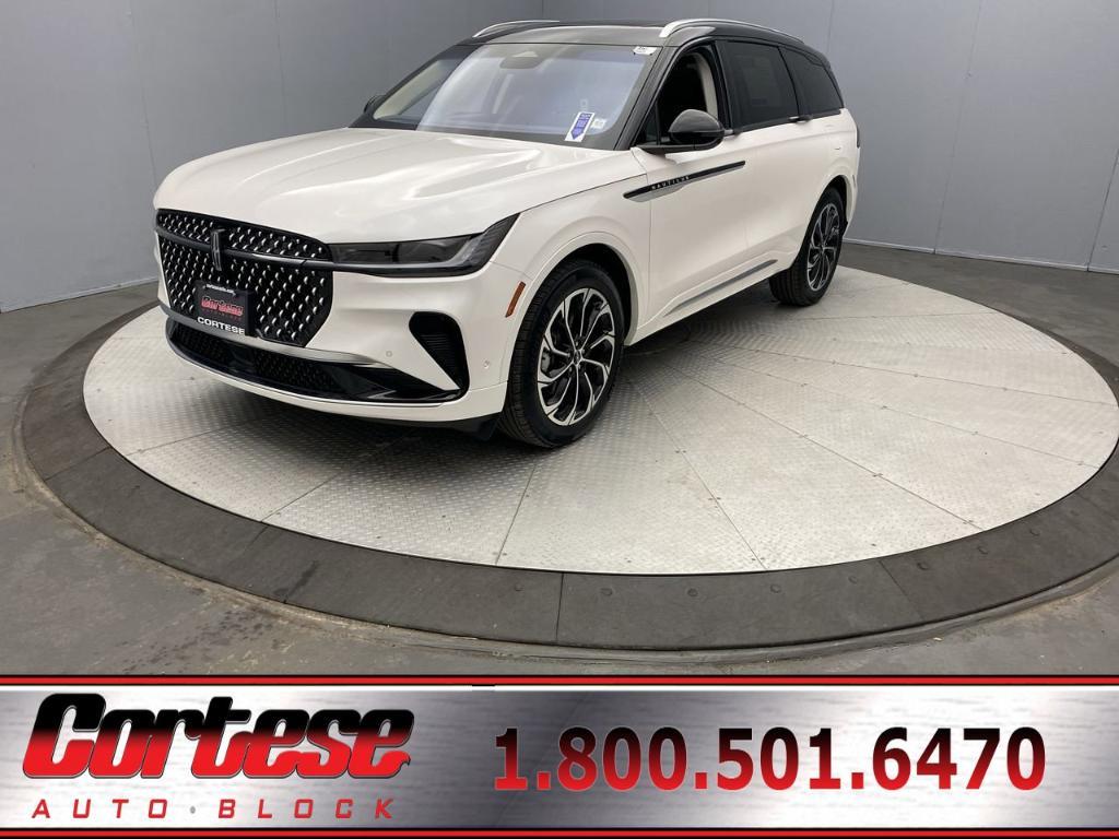 used 2024 Lincoln Nautilus car, priced at $54,999