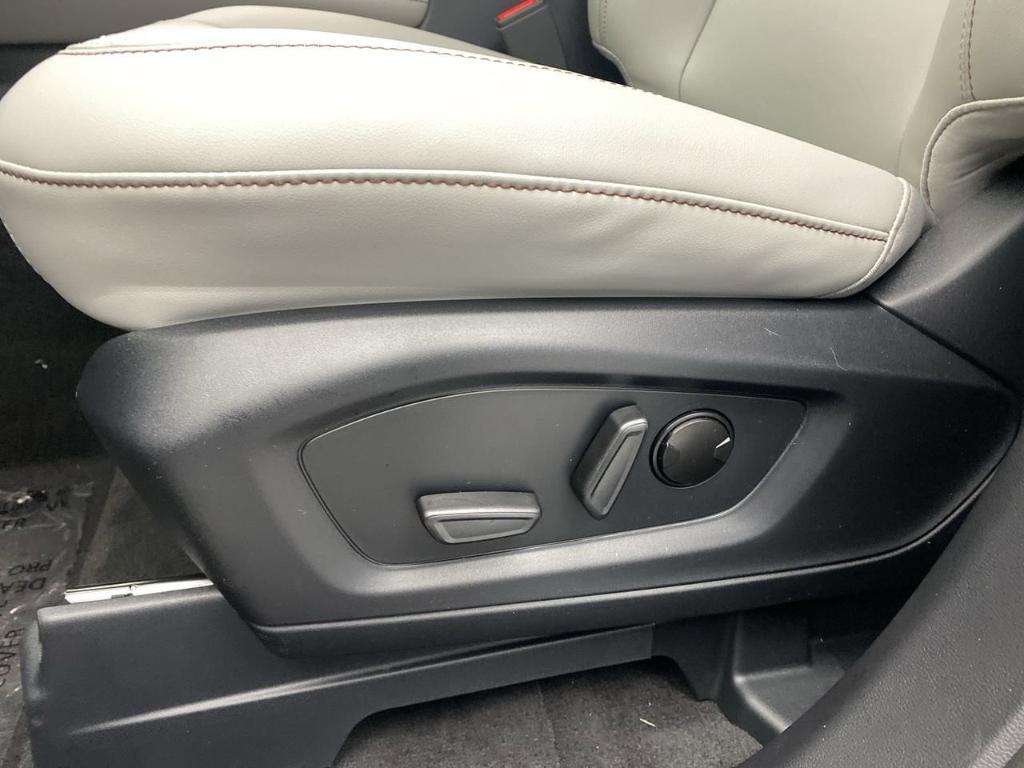 new 2025 Ford Explorer car, priced at $49,115