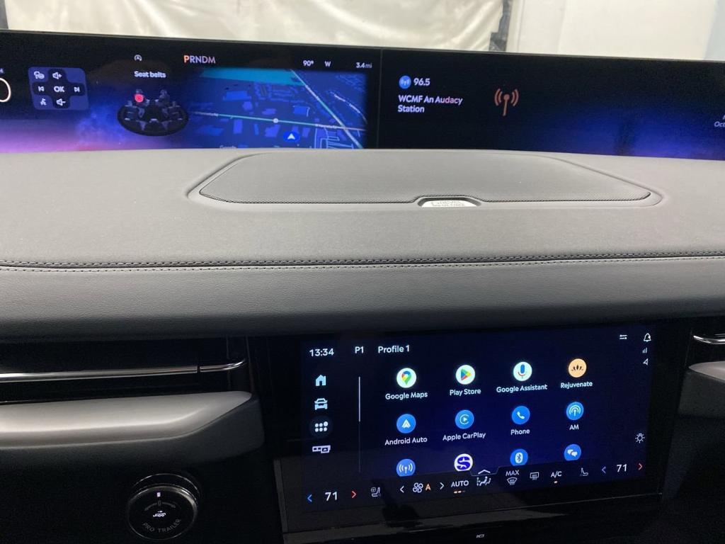 new 2025 Lincoln Navigator car, priced at $103,585