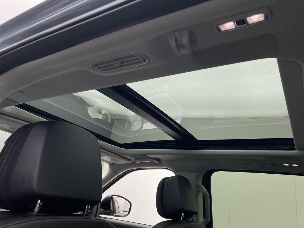 new 2025 Lincoln Navigator car, priced at $103,585