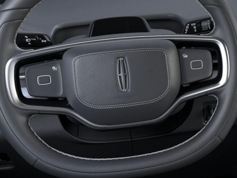 new 2025 Lincoln Navigator car, priced at $103,585