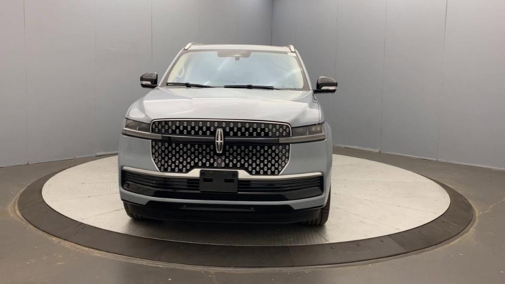new 2025 Lincoln Navigator car, priced at $103,585