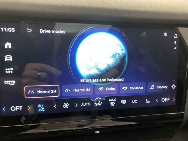 new 2025 Lincoln Navigator car, priced at $107,805