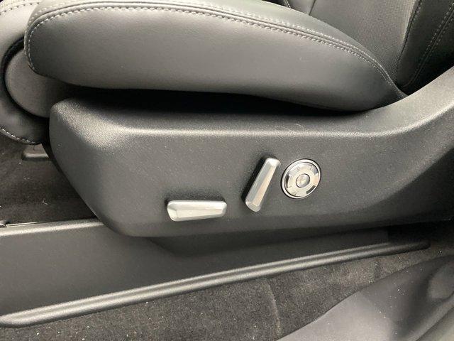 new 2025 Lincoln Navigator car, priced at $107,805