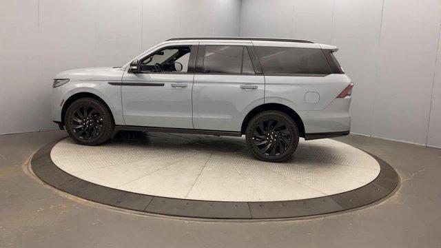 new 2025 Lincoln Navigator car, priced at $107,805