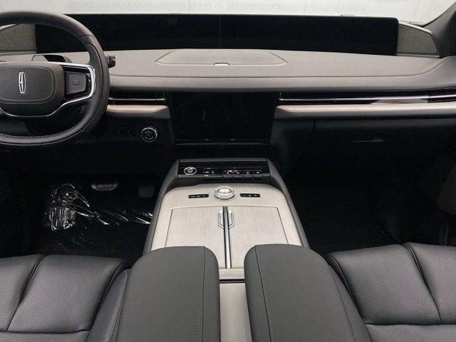 new 2025 Lincoln Navigator car, priced at $107,805