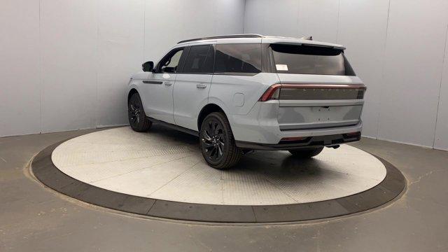 new 2025 Lincoln Navigator car, priced at $107,805