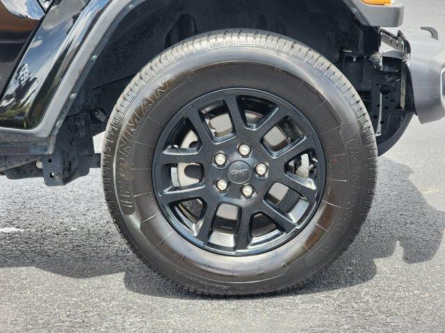 used 2023 Jeep Gladiator car, priced at $34,564
