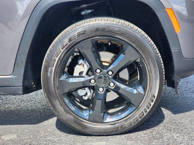 used 2024 Jeep Grand Cherokee car, priced at $38,993