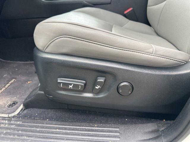 used 2023 Lexus GX 460 car, priced at $54,132