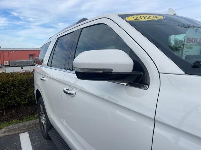 used 2024 Ford Expedition car, priced at $43,402