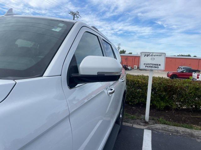 used 2024 Ford Expedition car, priced at $43,402