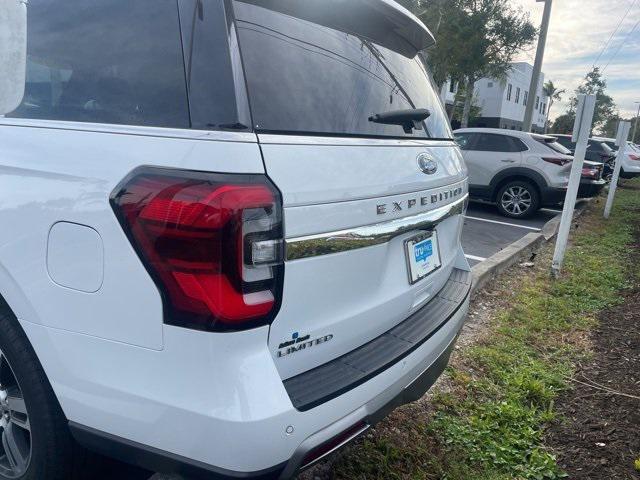 used 2024 Ford Expedition car, priced at $43,402