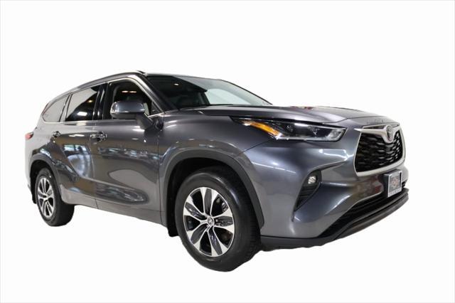 used 2021 Toyota Highlander car, priced at $30,650