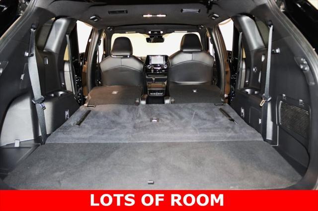 used 2022 Toyota Highlander car, priced at $39,500