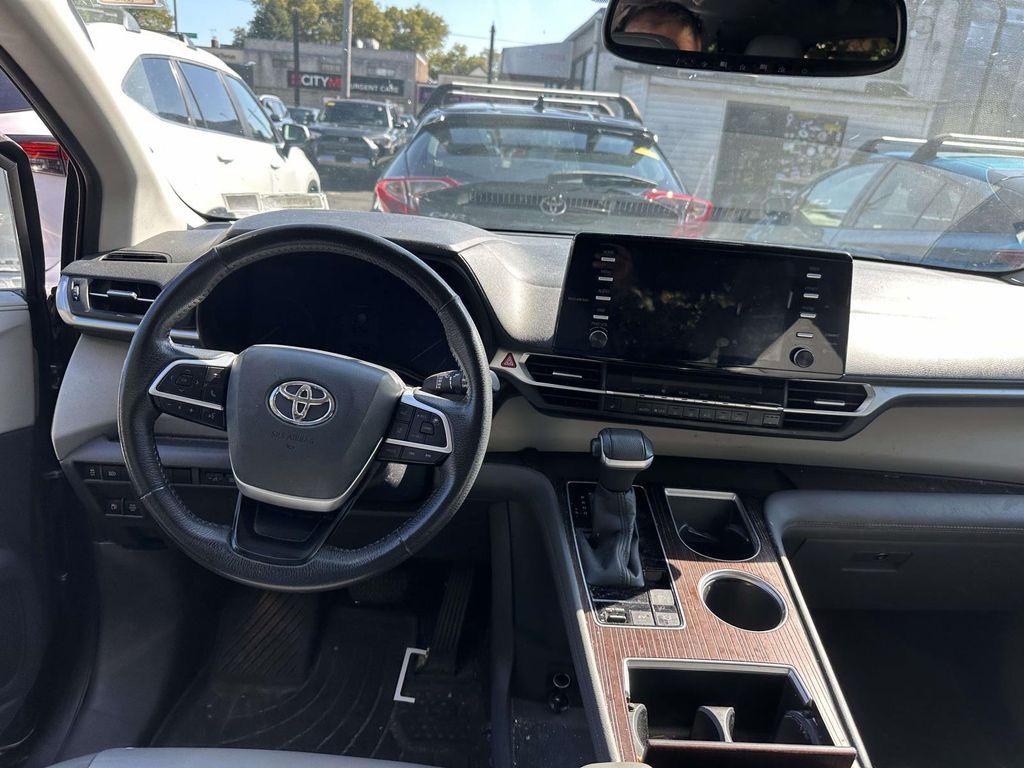 used 2021 Toyota Sienna car