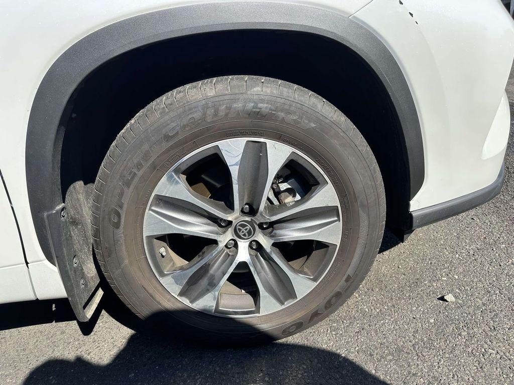 used 2024 Toyota Highlander car
