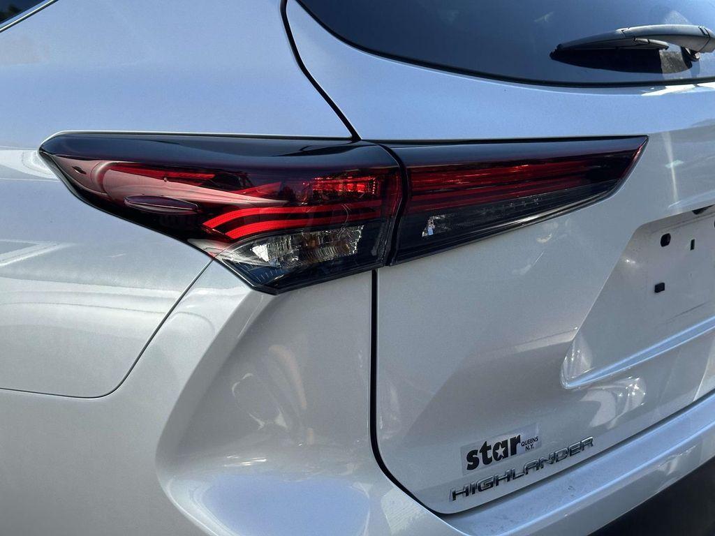 used 2024 Toyota Highlander car