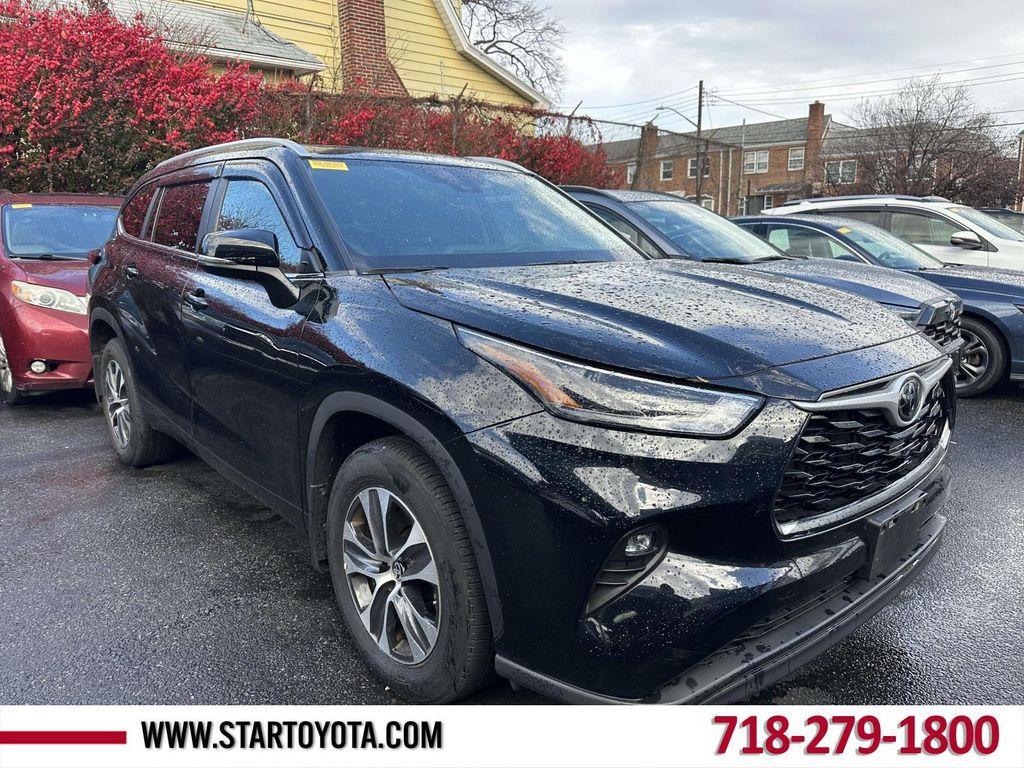 used 2023 Toyota Highlander car