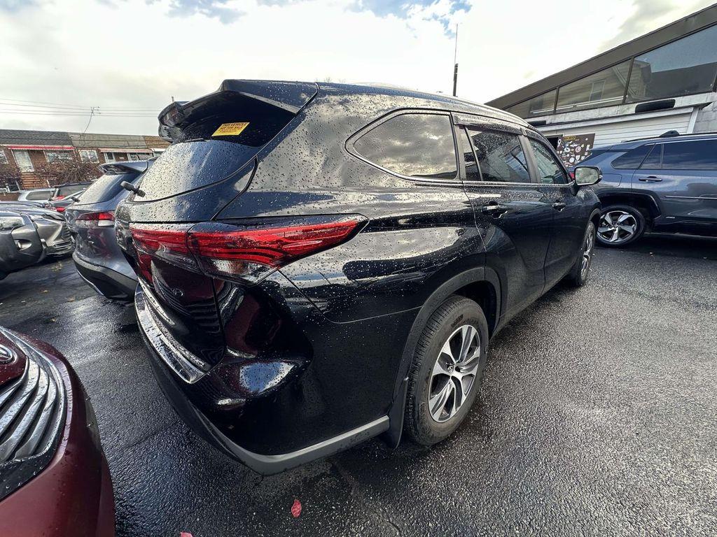 used 2023 Toyota Highlander car