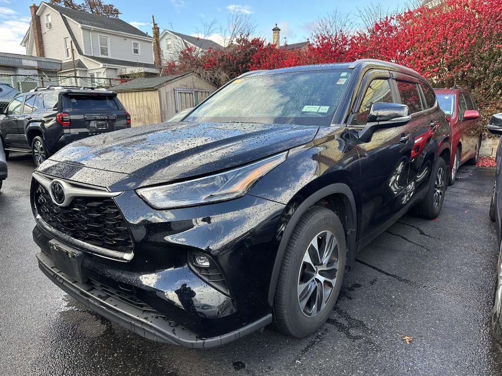 used 2023 Toyota Highlander car