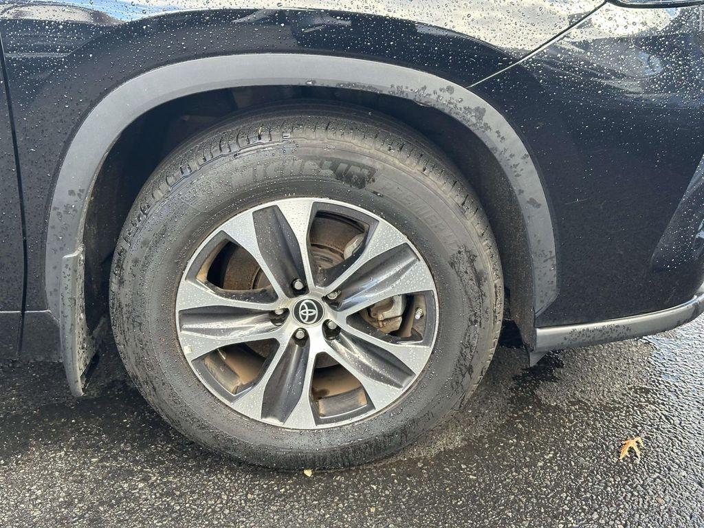 used 2023 Toyota Highlander car