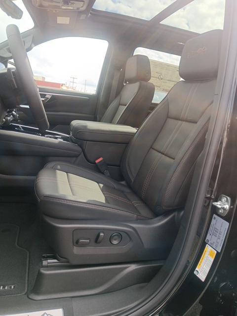new 2025 Chevrolet Suburban car, priced at $82,001
