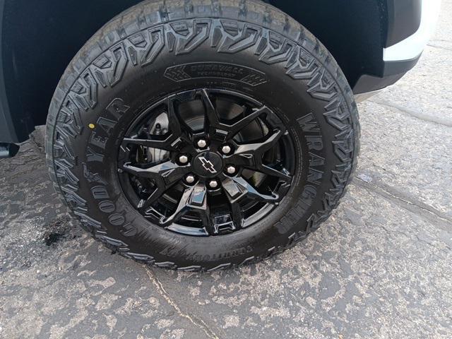 new 2025 Chevrolet Colorado car