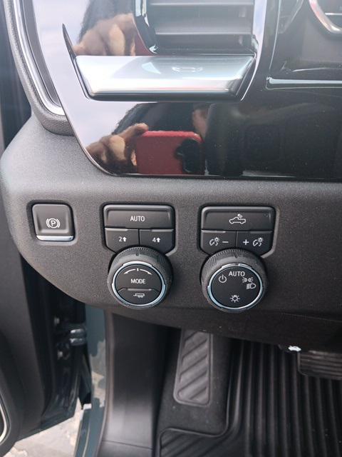 new 2025 Chevrolet Silverado 1500 car