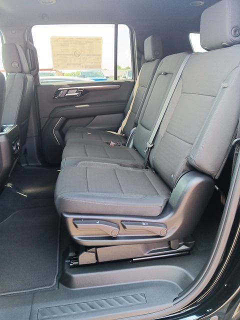 new 2025 Chevrolet Suburban car