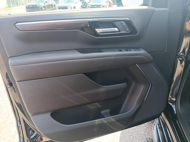 new 2025 Chevrolet Suburban car