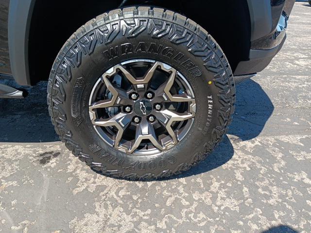 new 2025 Chevrolet Colorado car